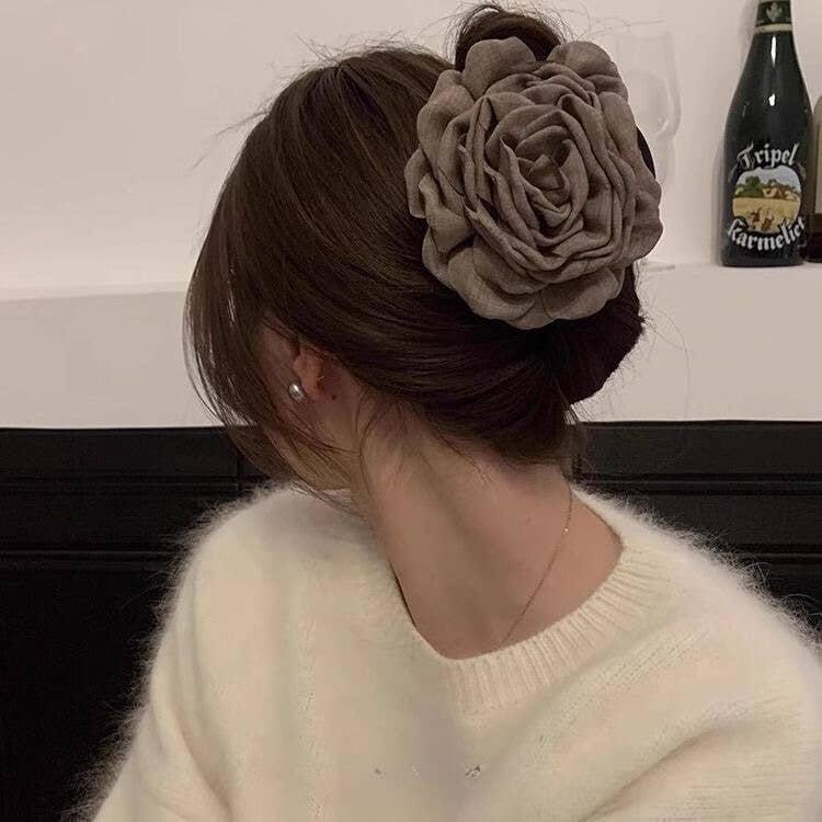 Elegant Flower Hair Claw Clip – Multiple Colors & Sizes