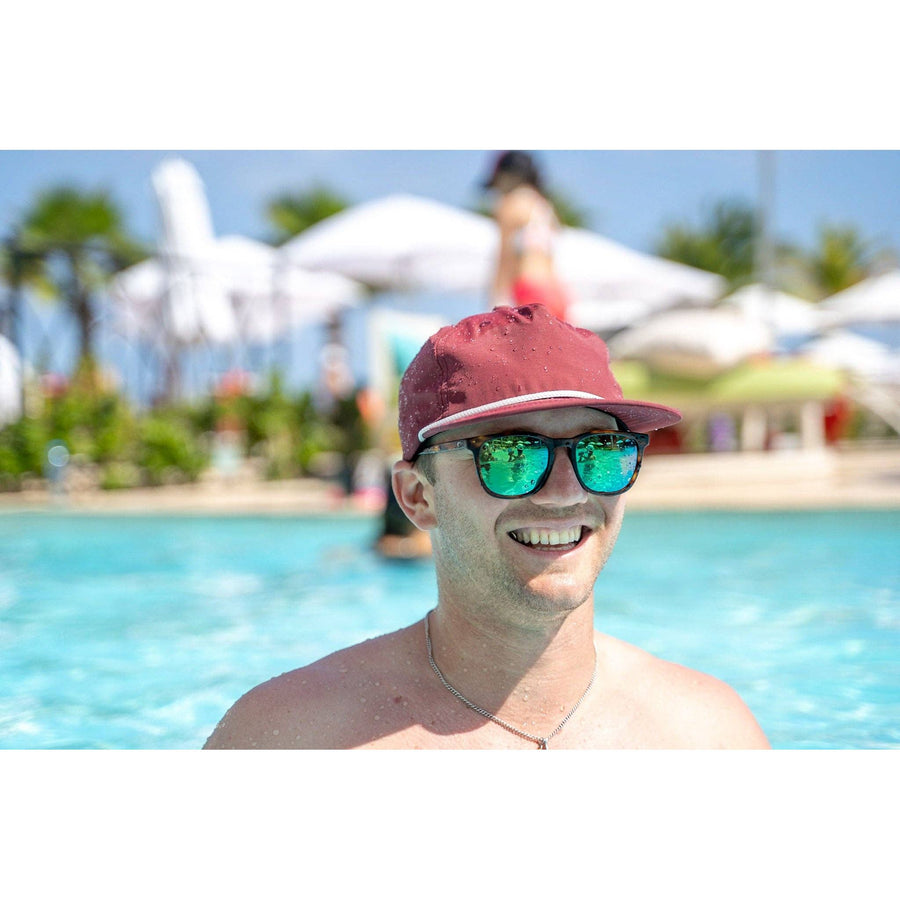 Polyester Maroon / White
